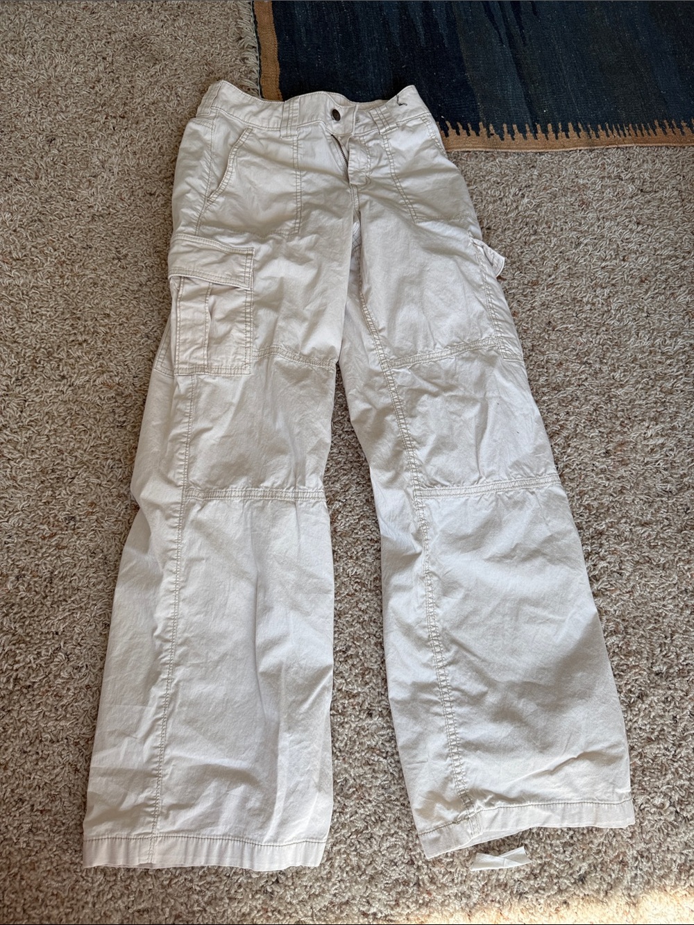 Women’s cream Hollister cargo pants (vintage)